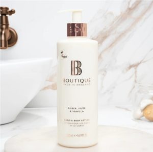 Loção Corporal e para Mãos Amber Musk Vanilla Boutique Inglaterra 500 ml